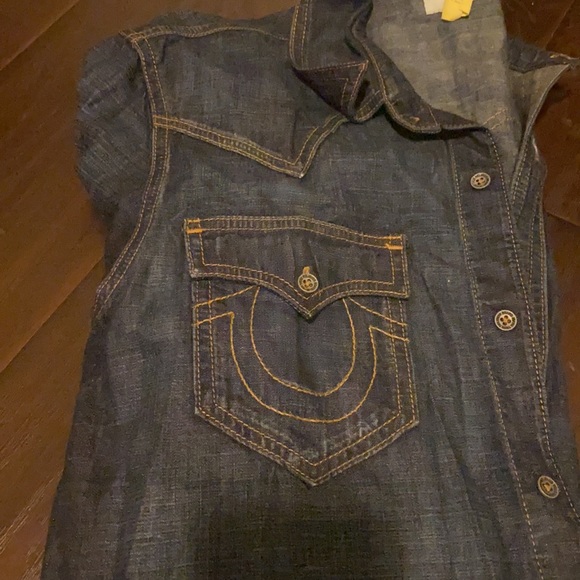 Men’s Denim True Religion Button Down - Picture 2 of 3